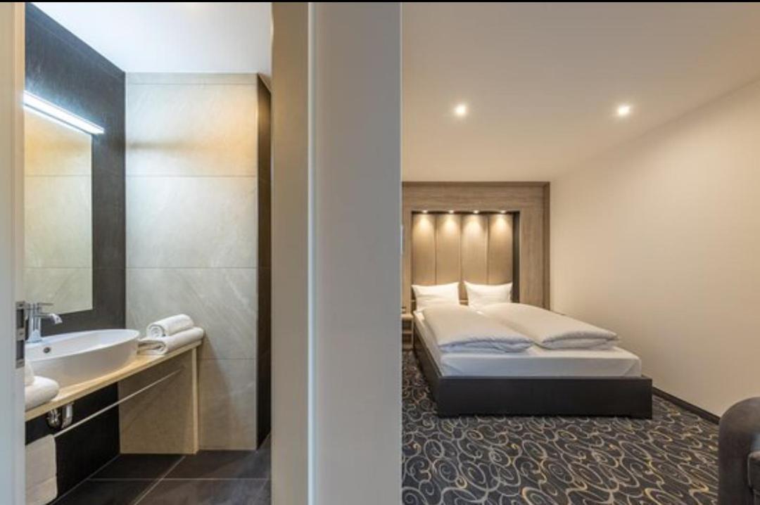 Hotel Business Bay Das Ehemalige Staycation Hotel Sindelfingen Buitenkant foto