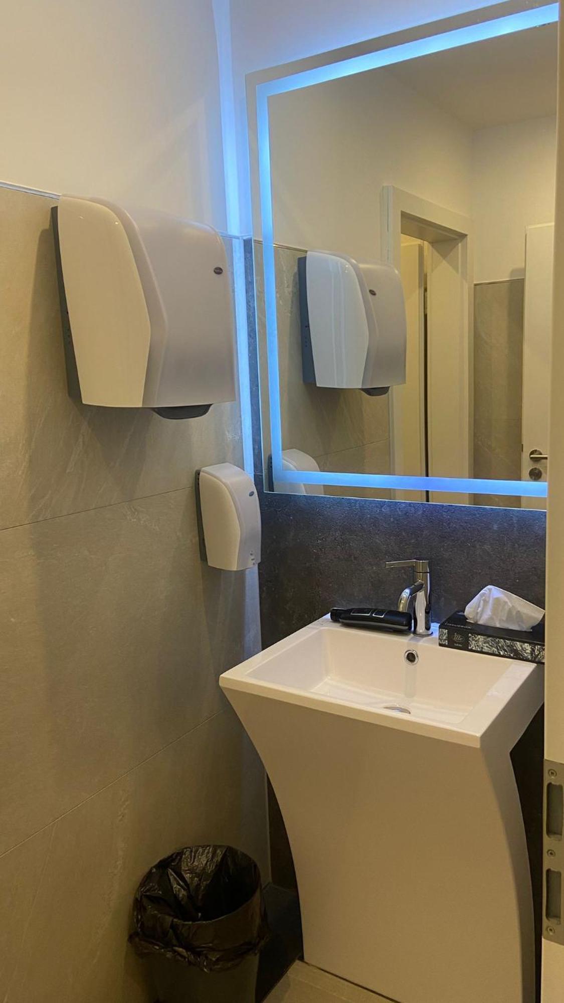 Hotel Business Bay Das Ehemalige Staycation Hotel Sindelfingen Buitenkant foto