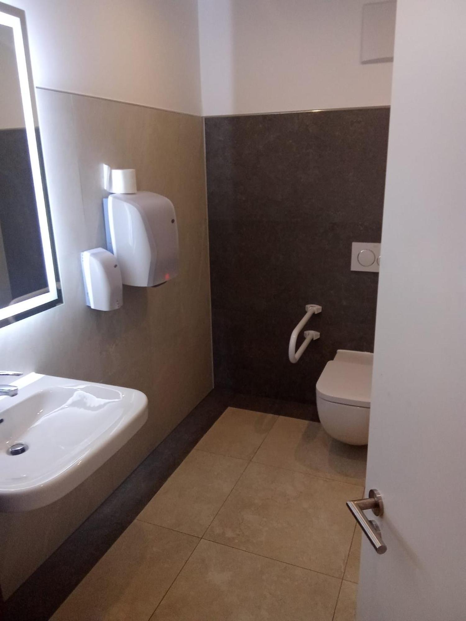 Hotel Business Bay Das Ehemalige Staycation Hotel Sindelfingen Buitenkant foto